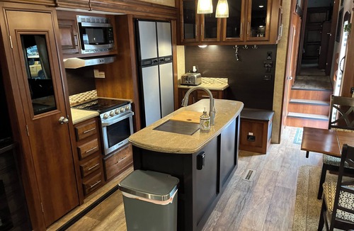 Port Angeles East House | RV@Olympic RV 40 ft Jayco Eagle