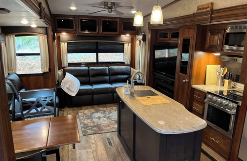 Port Angeles East House | RV@Olympic RV 40 ft Jayco Eagle