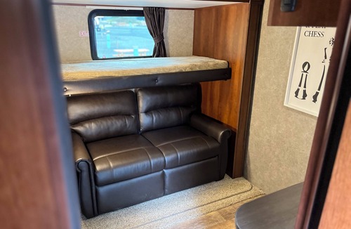 Port Angeles East House | RV@Olympic RV 40 ft Jayco Eagle