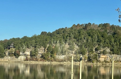 Flatwoods RV Rental | RV spots directly on Kentucky Lake in private gated community