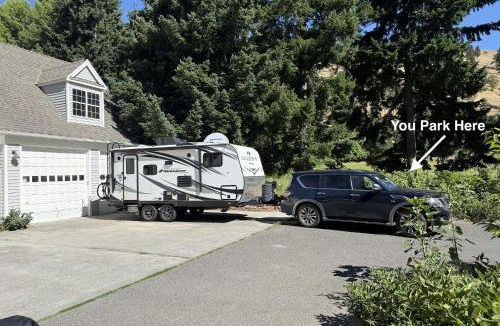 The Dalles House | RV Stays at Handsfull Farm site only