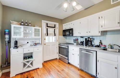North Chesterfield House | RVA Old Willow Bungalow | Quaint & Quiet | 2 Kings