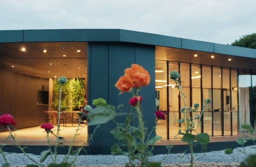 Saint-Philbert-de-Grand-Lieu House | Rwanda Luxury Lodge