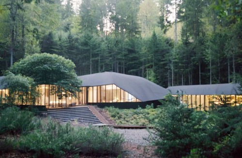 Saint-Philbert-de-Grand-Lieu House | Rwanda Luxury Lodge