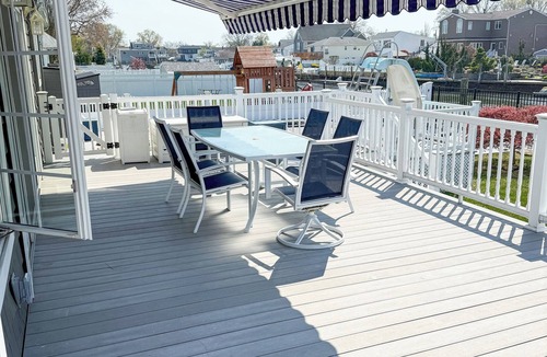 Seaford House | RYDER CUP ACCOMMODATION <10 MILES from Bethpage Black on the water