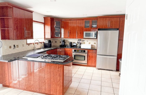 Islip House | RYDER CUP ACCOMODATION W/HEATED POOL < 9 MILES from Bethpage Black