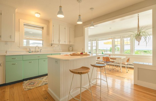 Rye Apartment | Rye Motor Inn - Oceanfront, Walk to Beach