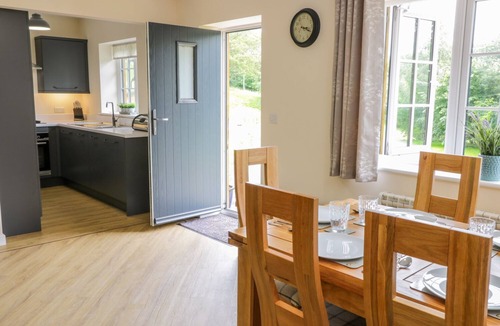 Kirkbymoorside Cottage | RYEDALE COUNTRY LODGES - HAZEL LODGE, pet friendly in Kirkbymoorside