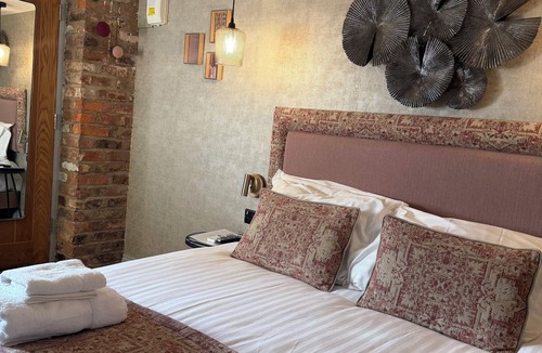 Wilmslow Hotel | Rylands Farmhouse