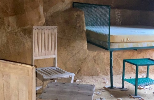 Favars Cabin | Séjour au Cœur de la Terre