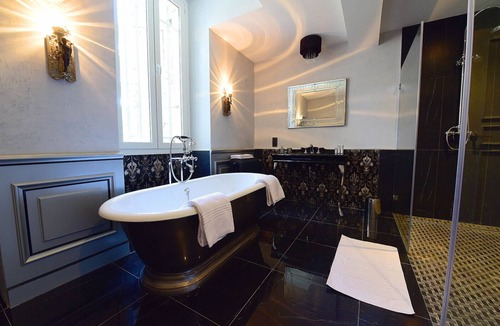 Paraza Other | Séjour Dans Chateau Viticole : Domaine Avec Piscine Pour des Vacances de Rêve