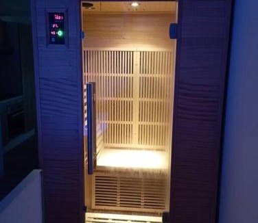 La Roche-sur-Yon Apartment | Séjour Sauna et Jacuzzi Cocon