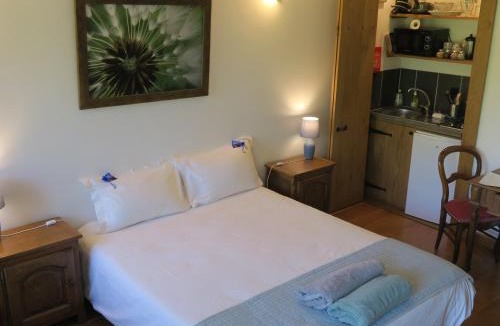 La Bazeuge Bed & Breakfast | Sérénité Verte à La Tuilerie Accommodation