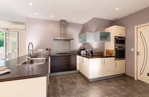 Valpaja House | Sòle - Peri - Maison climatisée avec piscine