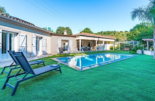 Valpaja House | Sòle - Peri - Maison climatisée avec piscine