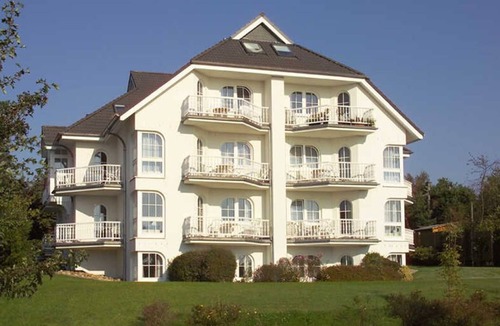 Sierksdorf Apartment | SÜ 4; 2-space; mezzanine; 2 balconies; 58m² - house south beach