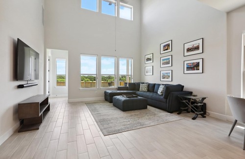 Austin House | S. Austin - Corporate Relocations, Insurance Claims, Remodels, Waiting to Buy!