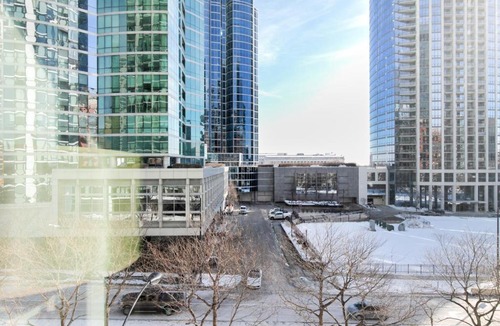South Loop Apartment | S Loop 1BR w Pool Gym nr Museum Campus CHI-352