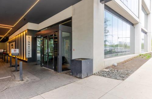 South Loop Apartment | S Loop Studio w Pool Gym Spa nr Grant Park CHI-739