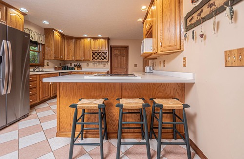 Blakeslee House | S'more Fun | Community Pool, Boat Slip + Pet-Friendly