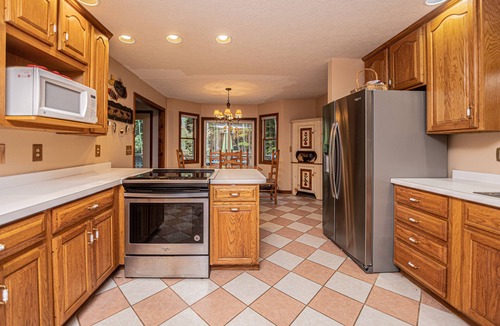 Blakeslee House | S'more Fun | Community Pool, Boat Slip + Pet-Friendly