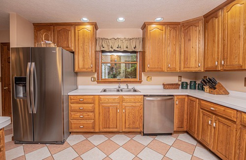 Blakeslee House | S'more Fun | Community Pool, Boat Slip + Pet-Friendly