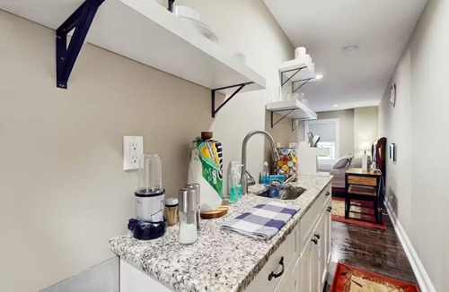 Town of Lloyd Apartment | S'mores Studio Hideaway