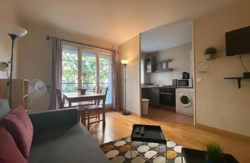 Serris Apartment | S10 Disney Shopping Center