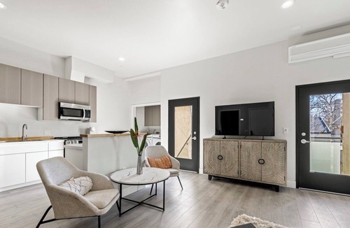 Central Sacramento Apartment | S19 Resident 201