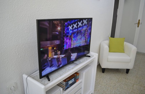 San Anton Apartment | (s2) - Bright modern 3 Bedroom Flat Sleeps 6 City center and beach 10-12 minutes