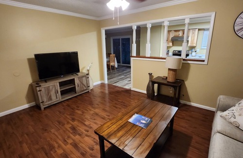 Scottsboro House | S2. Lakeside home in Historic Scottsboro