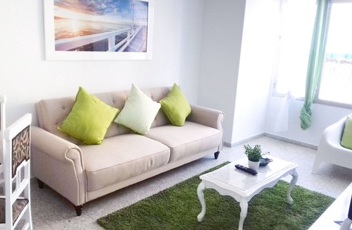 San Anton Apartment | (s3)-Bright Modern 3 Bedroom Flat City Centre & Beach 10-12 minutes walk