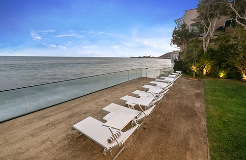 Eastern Malibu Apartment | SA Beach Suites #10 - The Perfect Suite on Carbon Beach