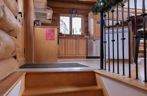 Mont-Tremblant Ski Chalet | Sainte-Lucie Luxury, Chalet with Hot Tub, River & Sauna!