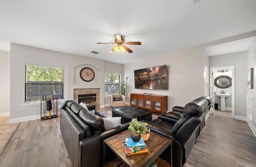 North San Antonio - SAT House | SA Golf Home Nr Six Flags Wi-Fi BBQ Games