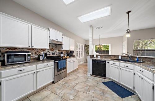 North San Antonio - SAT House | SA Golf Home Nr Six Flags Wi-Fi BBQ Games