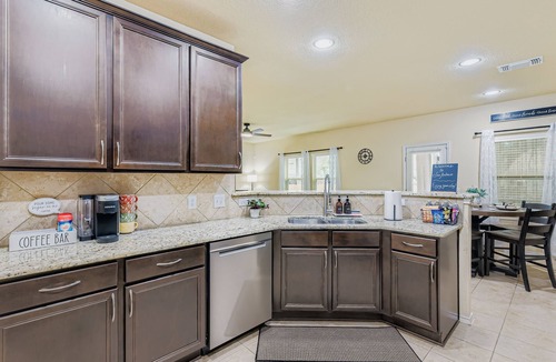 West San Antonio House | SA Home Sweet Home 4BR/3.5BA Lackland BMT Riverwalk 1G Internet EV Charger