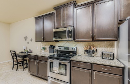 West San Antonio House | SA Home Sweet Home 4BR/3.5BA Lackland BMT Riverwalk 1G Internet EV Charger