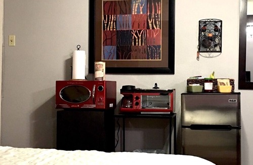 Vance Jackson Apartment | SA STUDIO Private Entry