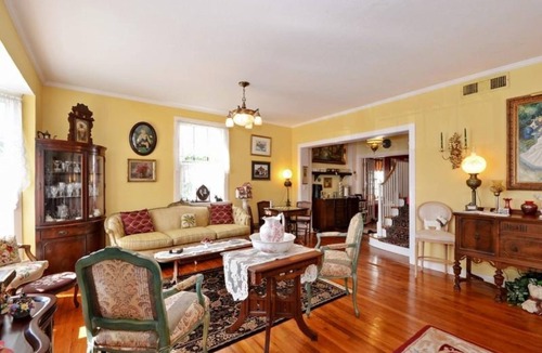 Parrot Cove Bed & Breakfast | Sabal Palm House Bed & Breakfast