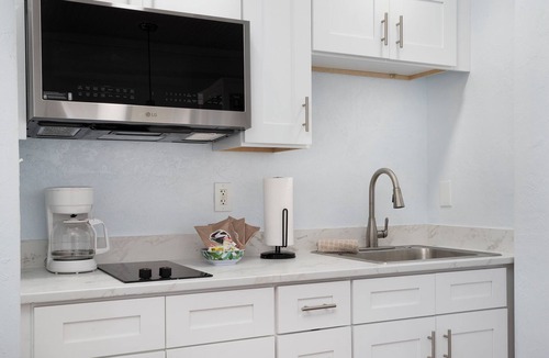 Pass-a-Grille Hotel | Sabal Palms Inn