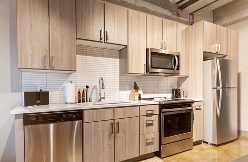 Warehouse District Apartment | Sable 702 - Alcove