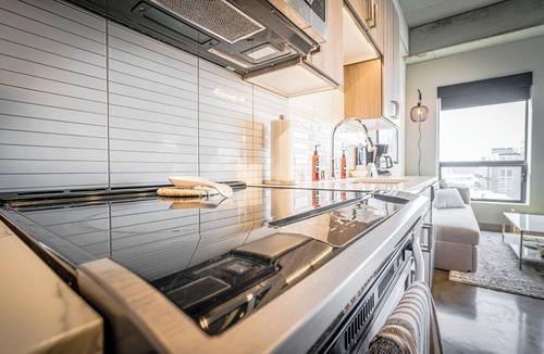 Warehouse District Apartment | Sable 801 - Alcove