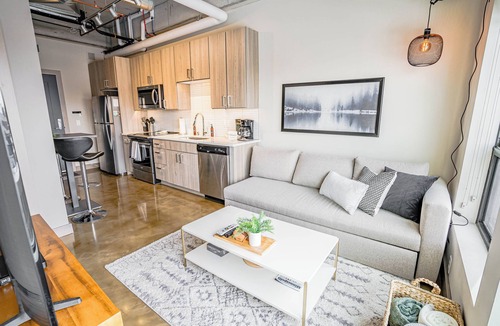 Warehouse District Apartment | Sable 801 - Alcove