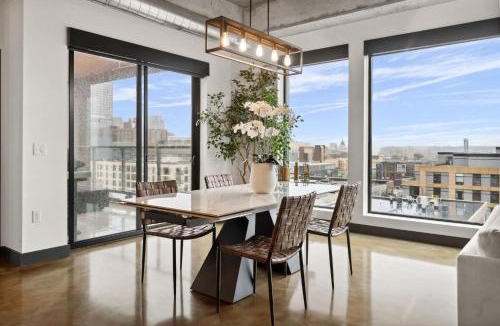 Warehouse District Apartment | Sable 902 - Penthouse