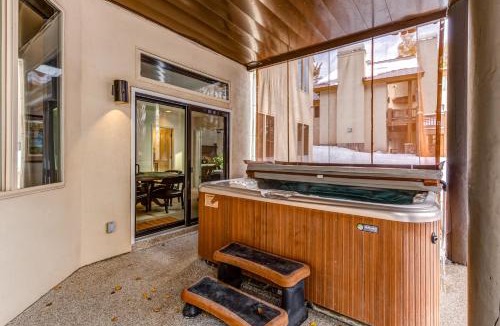 Summit Park House | Sackett Escape