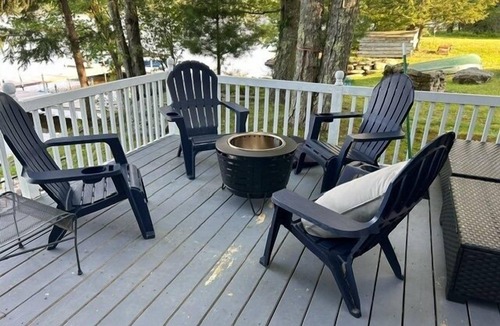 Monticello House | Sackett Lake House - waterfront