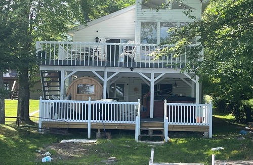 Monticello House | Sackett Lake House - waterfront