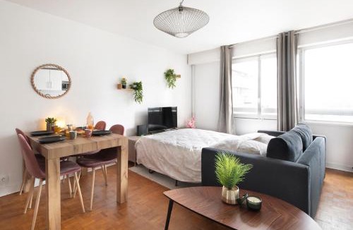 Flandres Apartment | Sacré Coeur - Central - Élégant