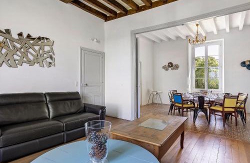 Chateauneuf-sur-Sarthe House | Sacré Gite - 15 Personnes